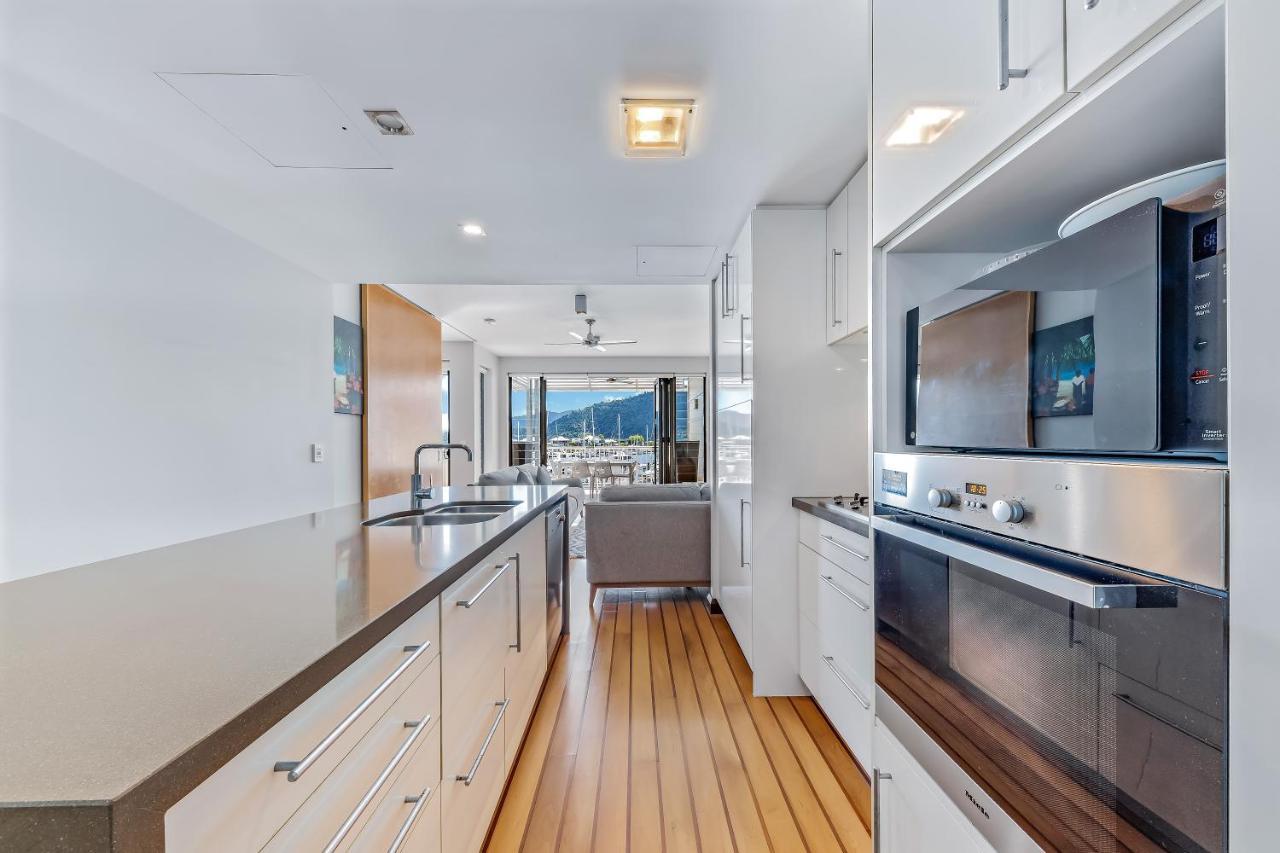 Seas The Day At The Marina Apartment Еърли Бийч Екстериор снимка